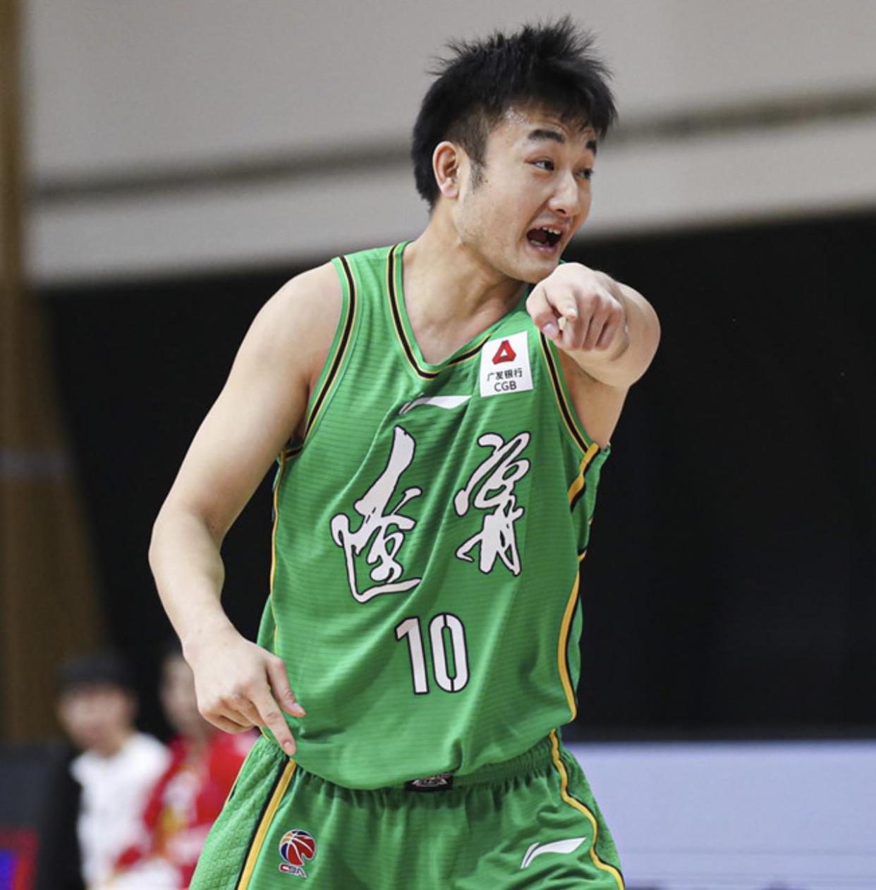 贝博娱乐 -CBA常规赛赛程吃紧，马德里竞技今晨造点机会，悬念犹存，控场能力受关注(cba总决赛赛制)