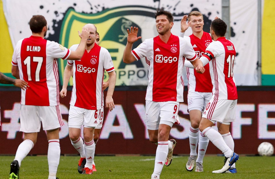 关于曼城迎荷甲关键赛；清晨复出首秀；更衣室稳定；球探报告显示潜力的信息