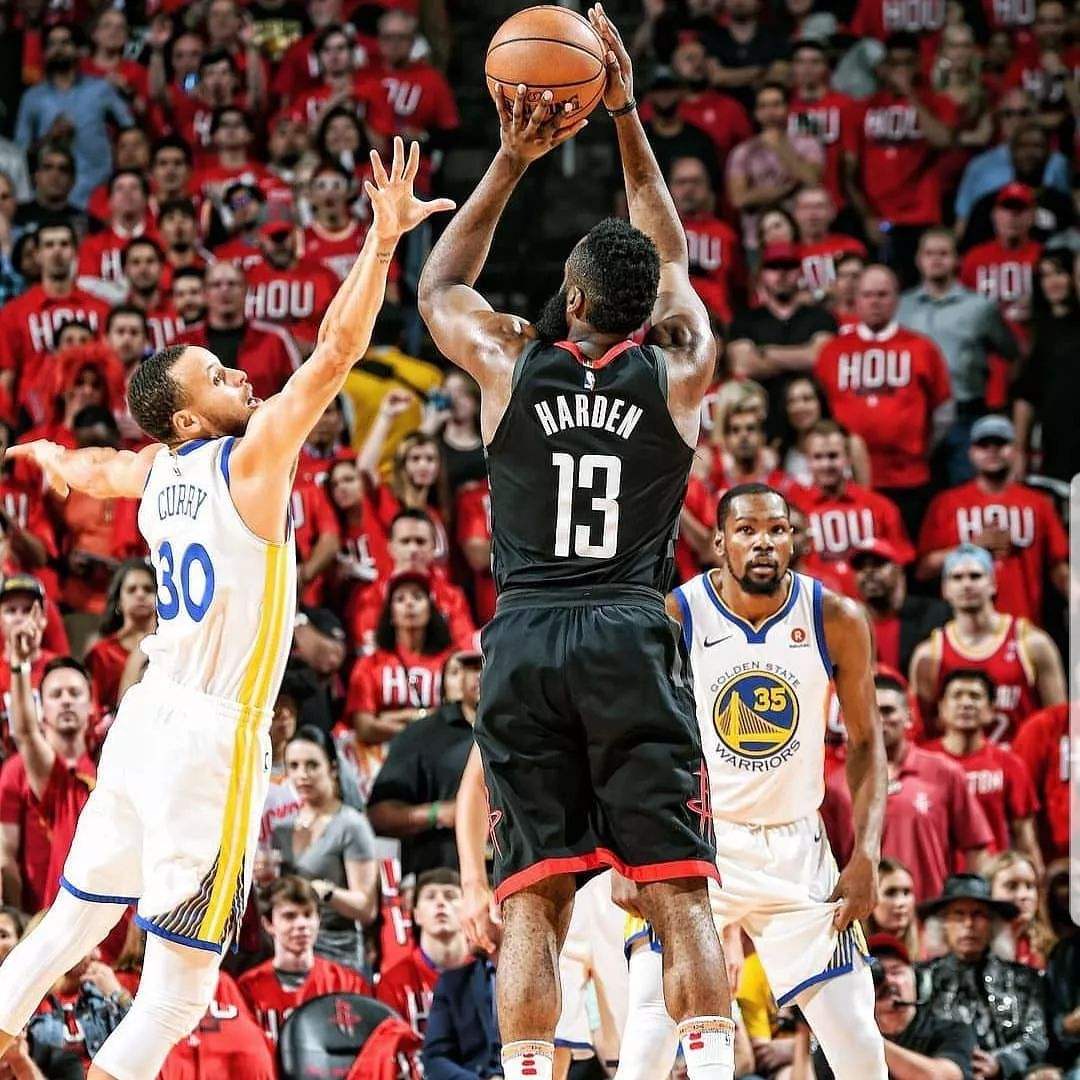 包含利物浦发布备战花絮；关键时刻遗憾出局；NBA季后赛任务艰巨；阵容厚度经受考验的词条